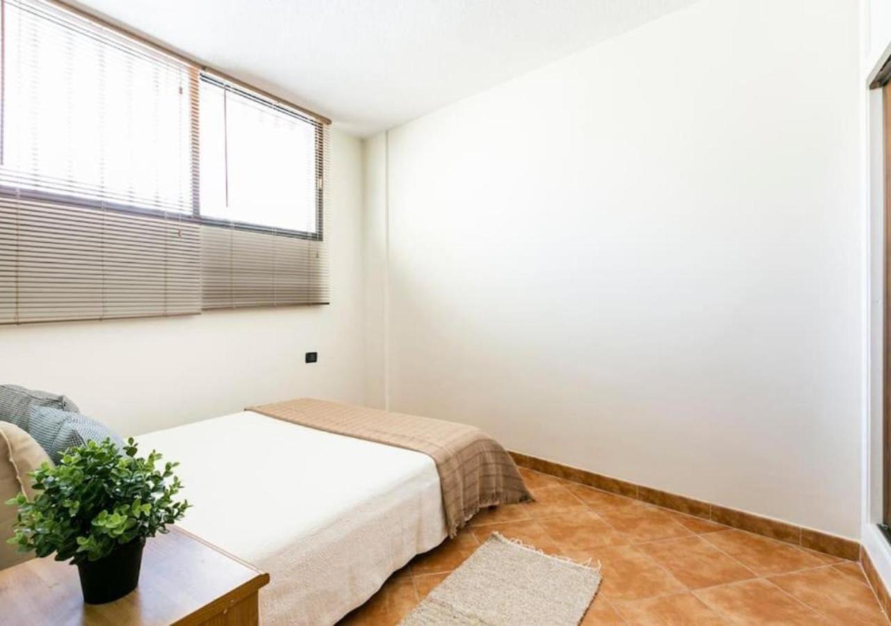 Cosy Apartment In Los Cristianos 5Min To The Ocean Exterior foto