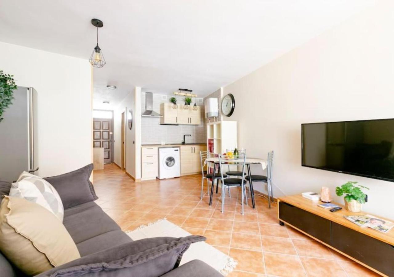 Cosy Apartment In Los Cristianos 5Min To The Ocean Exterior foto